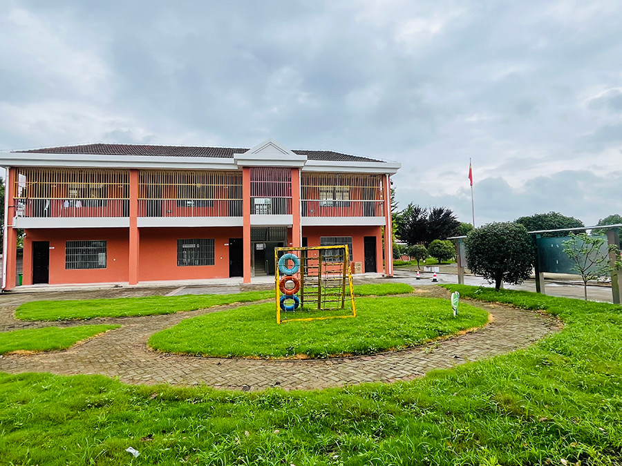 自闭症儿童.jpg 自闭症儿童.jpg